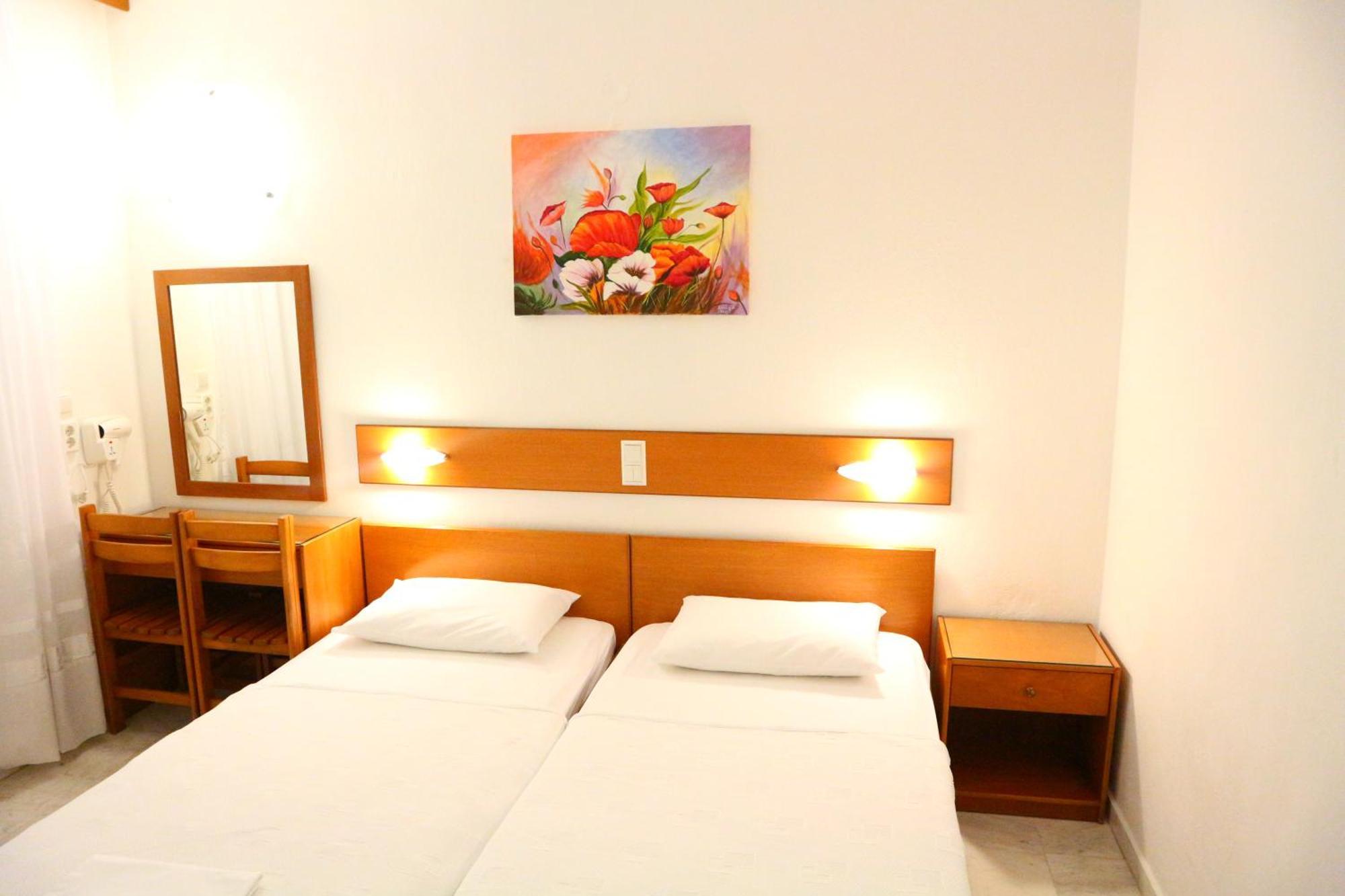 Danae Hotel Лименас Екстериор снимка