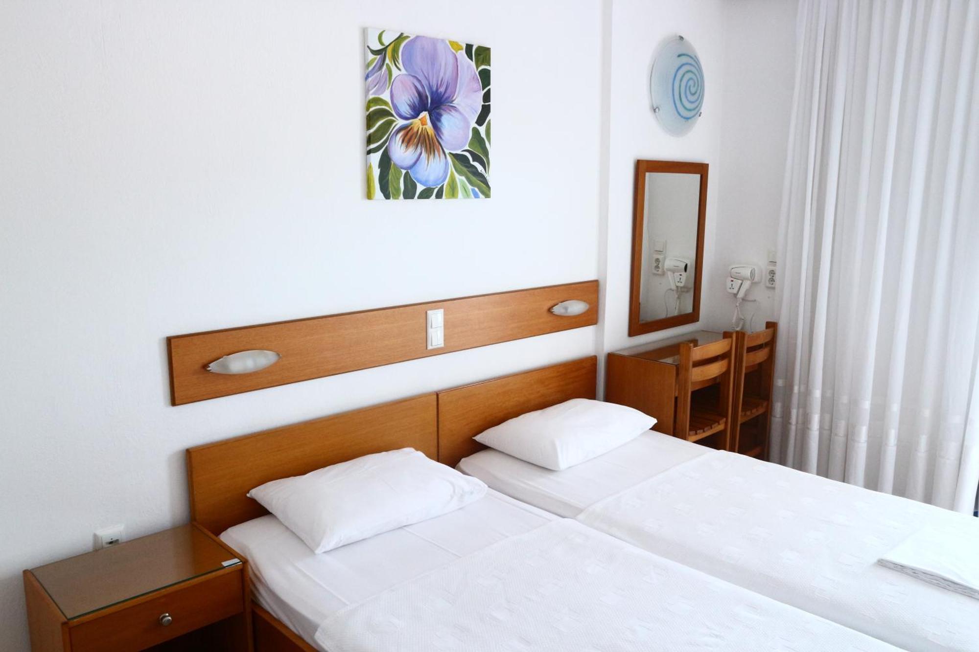 Danae Hotel Лименас Екстериор снимка