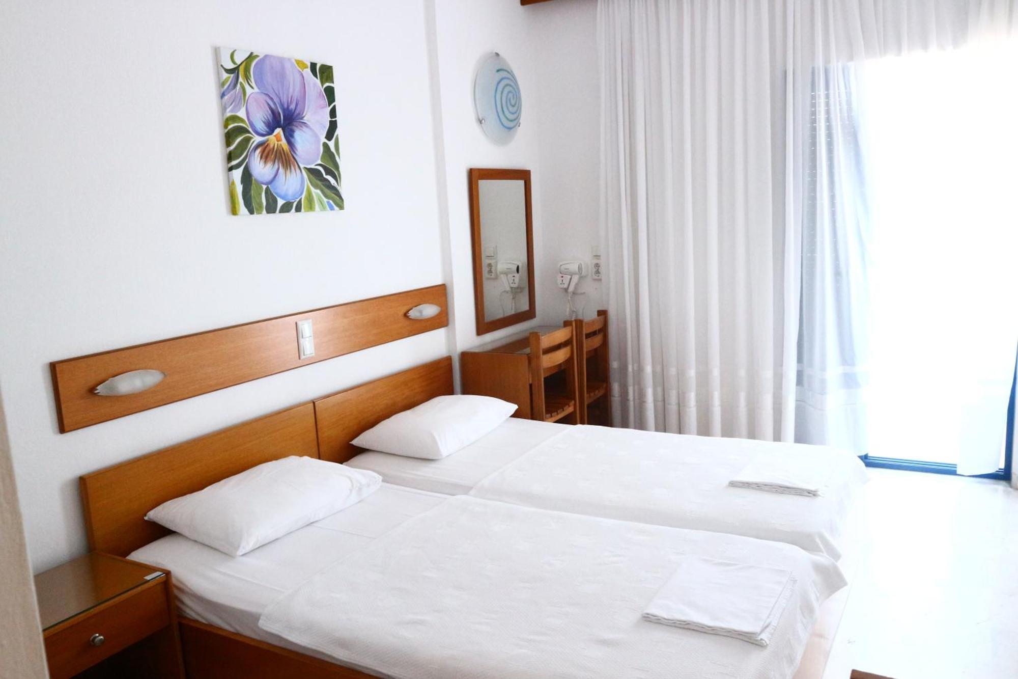 Danae Hotel Лименас Екстериор снимка